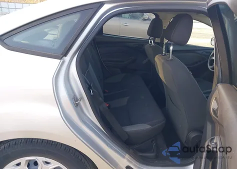 2012 Ford Focus Se z USA, uszkodzony, nr VIN 1FAHP3F20CL211751